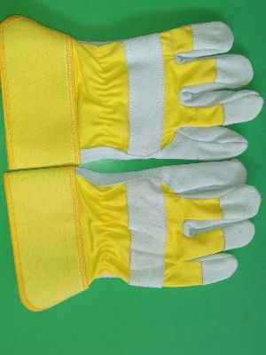 Canadian hand gloves