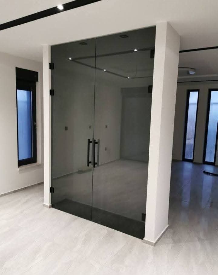 12mm Door Toughened Glass