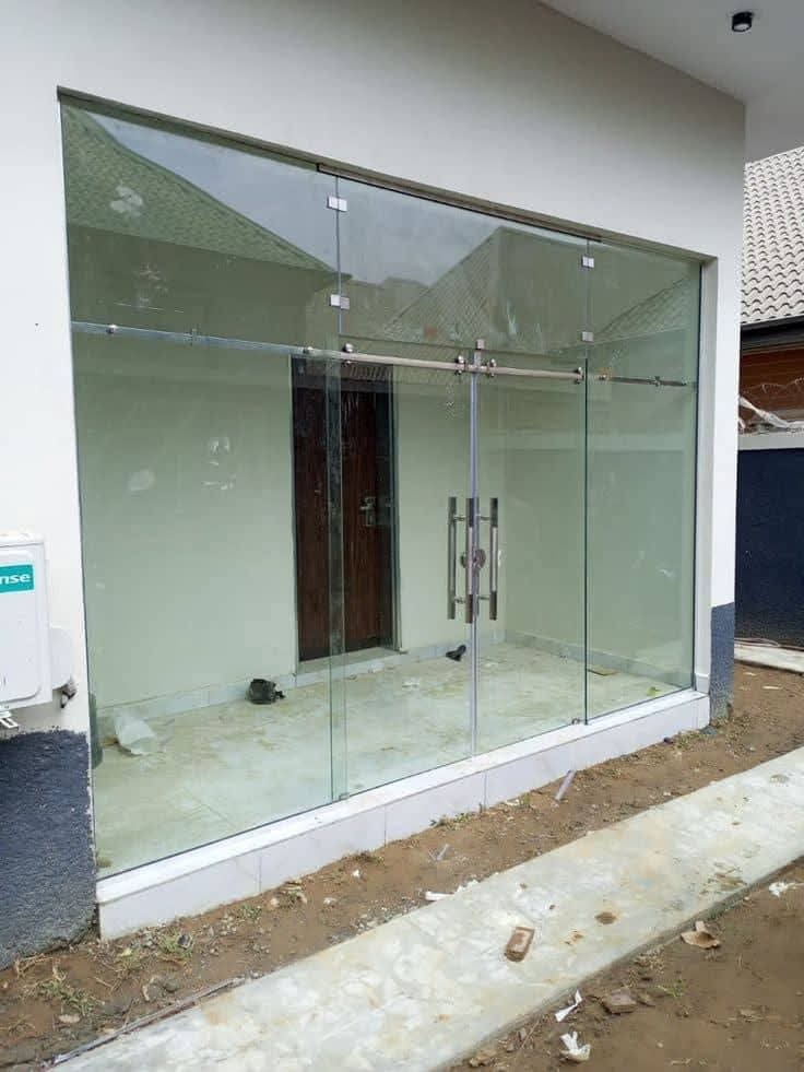 12mm Fixed Toughened Glass Door