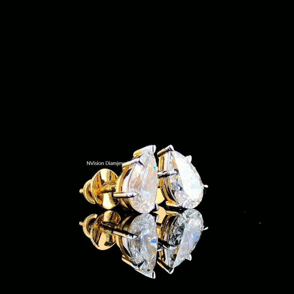 Luxury Pear-Shaped LabGrown Diamond Studs