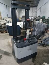 Crown Pallet Lifter - Steel, 1150x550x1220 Mm, Yellow | 2500 Kg Capacity, Ergonomic Handle, Polyurethane Nylon Wheels