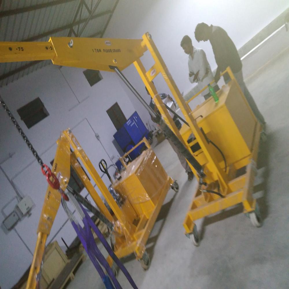 Manual Floor Crane - Material: Stainless Steel
