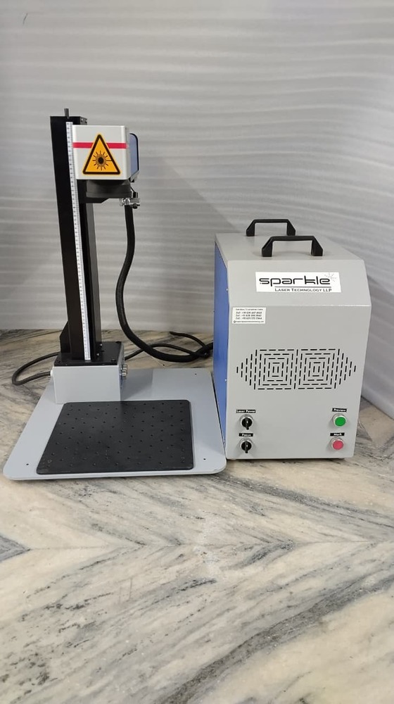 Table Top Laser Marking Machine - Accuracy: A 0.01 Mm Mm