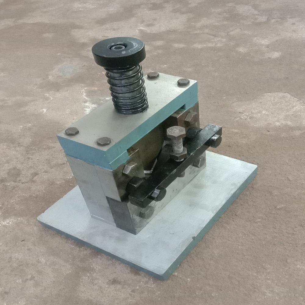 Angle Cutting Dies - Color: Silver