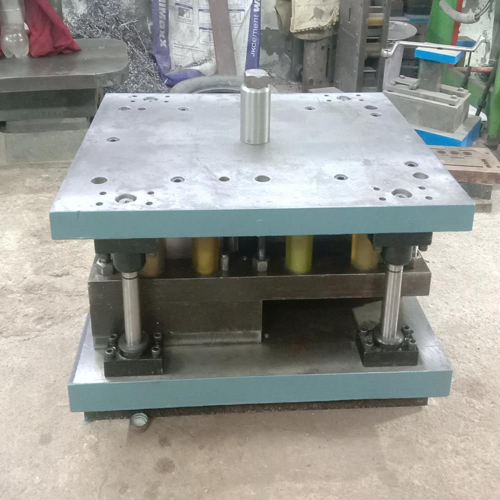 Moduler Box Progressive Tool With Bending - Length: 600 Millimeter (Mm)