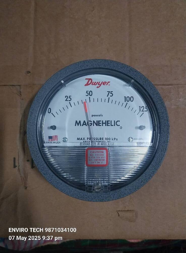 DWYER OMEGA MAGNEHELIC DIFFERENTIAL PRESSURE GAUGE In Huda Industrial Area Ballabgarh Haryana