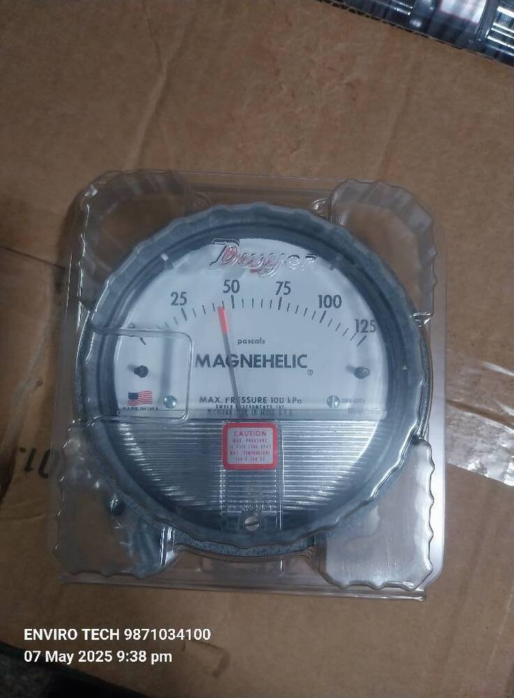DWYER OMEGA MAGNEHELIC DIFFERENTIAL PRESSURE GAUGE In Huda Industrial Area Ballabgarh Haryana
