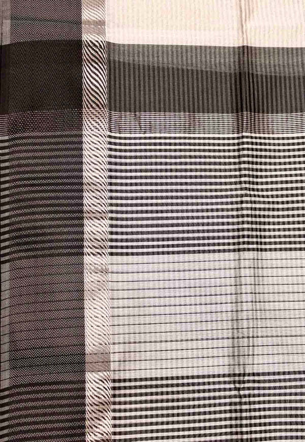 White Plain Maheshwari Saree with Black Stripe Pallu