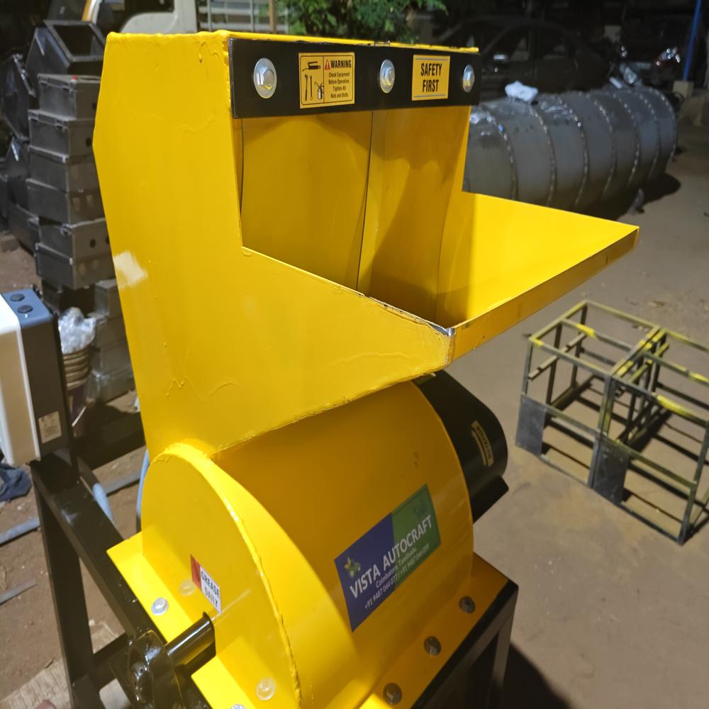 Garden waste shredder machine