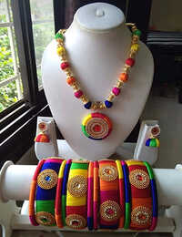 Hand Crafted Silk Thread Beaded Pendant Neckset - Gender: Women