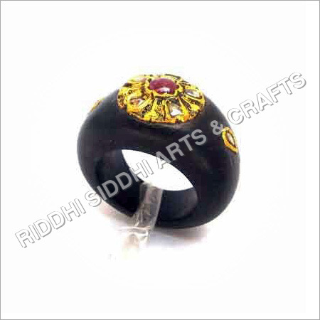 लकड़ी की अंगूठी