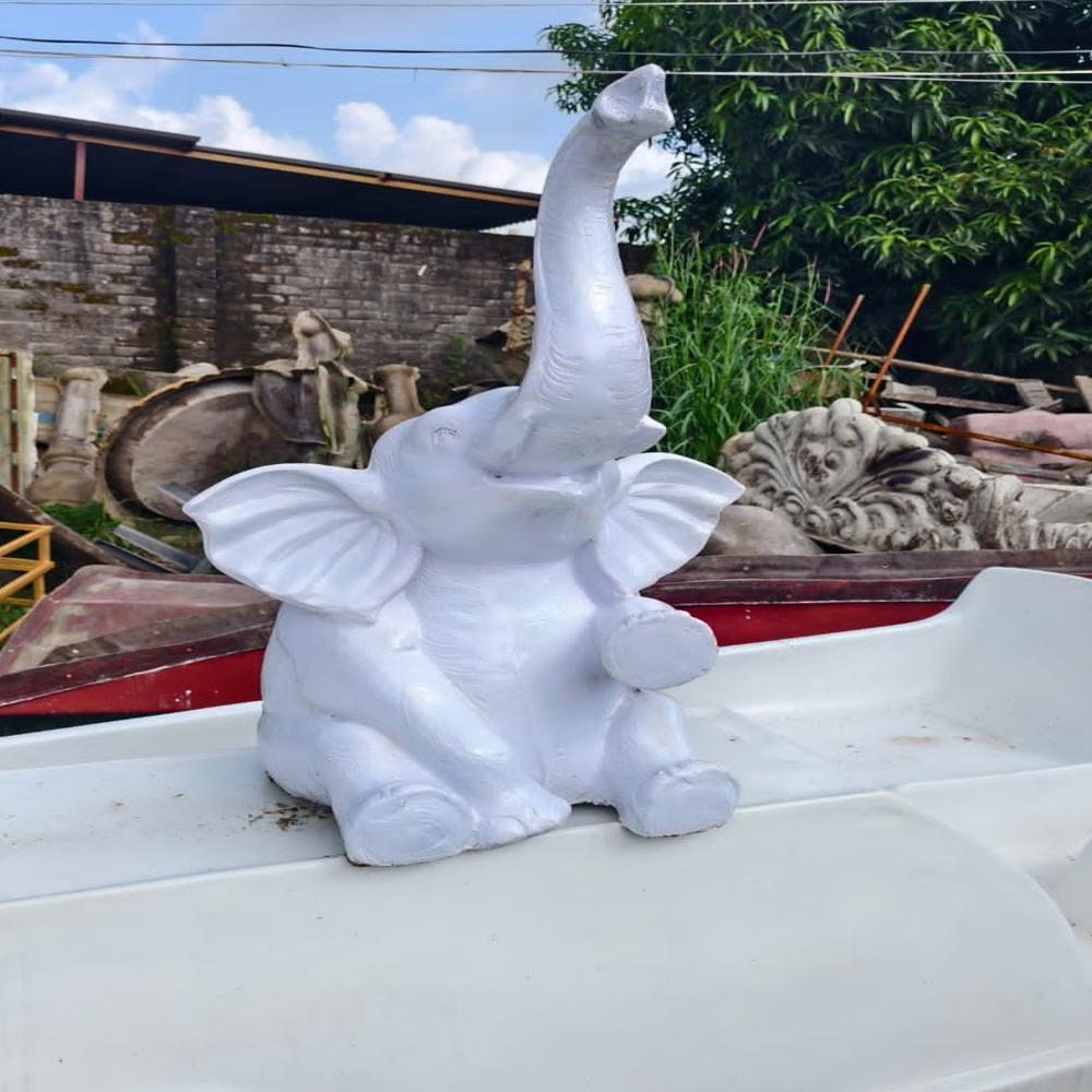 Baby elephant statue