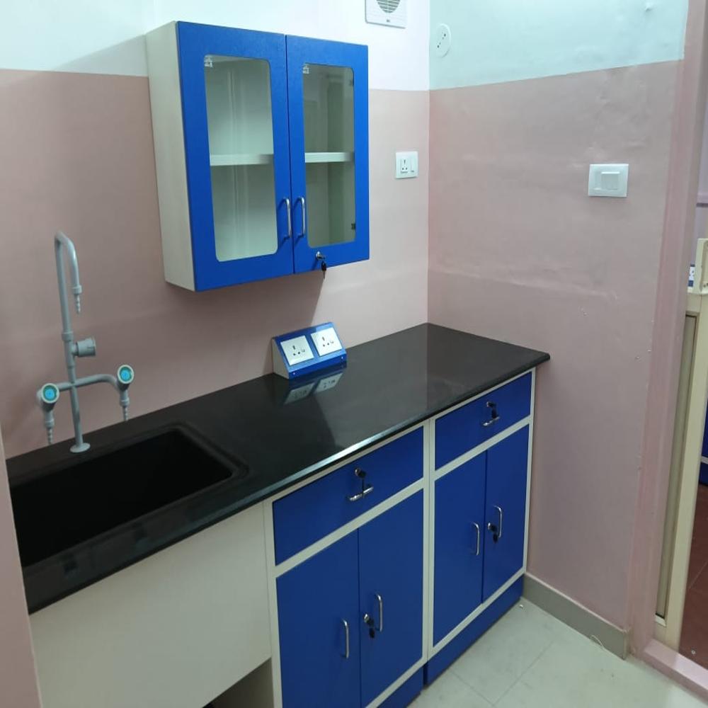 Pharmaceuticals Lab Table - Assembly: Carpenter Assembly