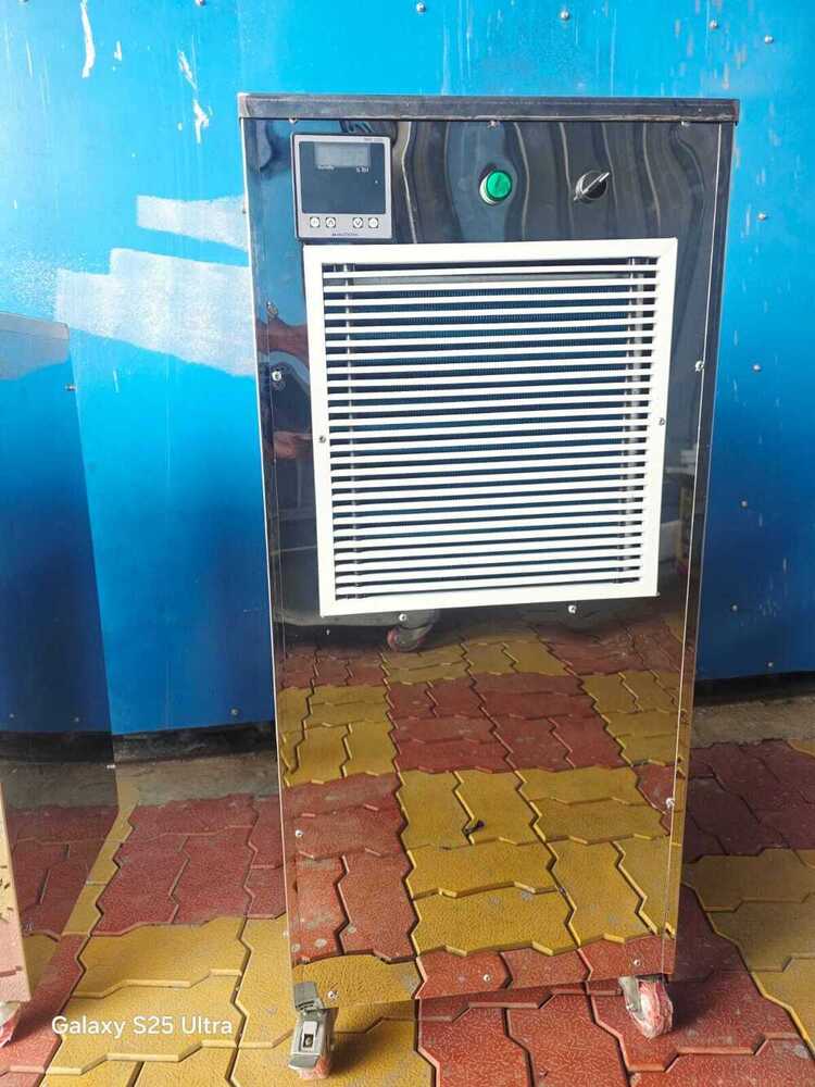 150 Liter Per Day Dehumidifier - Color: White & Blue