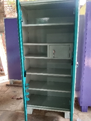 Cut locker almirah
