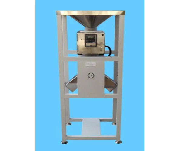 Gravity Feed Metal Detector - Application: Pet Flakes