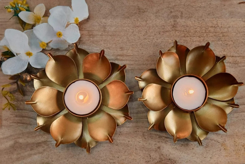 Metal Flower T Light Holder