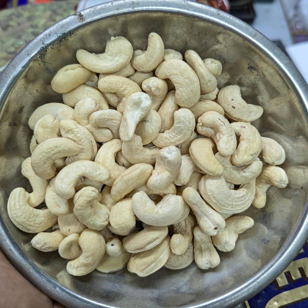 Cashew nuts / kaju