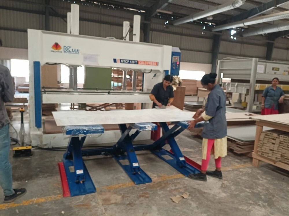 2T Triple Scissor E Shape Lift Table