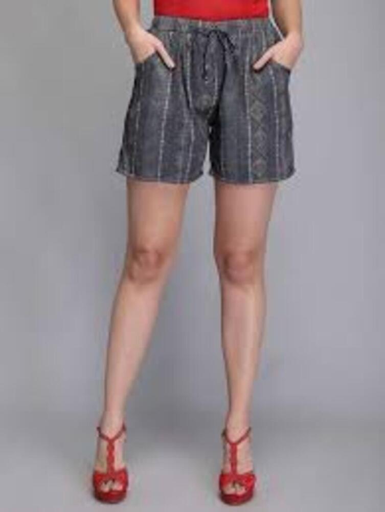 Ladies Cotton Half Pant