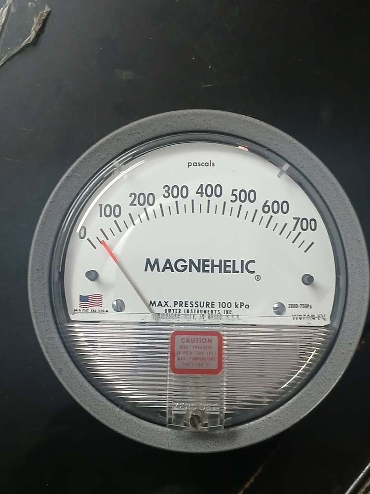 TRUSTED SELLER DWYER MAGNEHELIC DIFFERENTIAL PRESSURE GAUGE