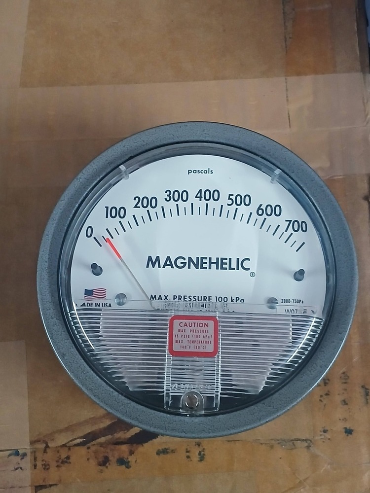TRUSTED SELLER DWYER MAGNEHELIC DIFFERENTIAL PRESSURE GAUGE