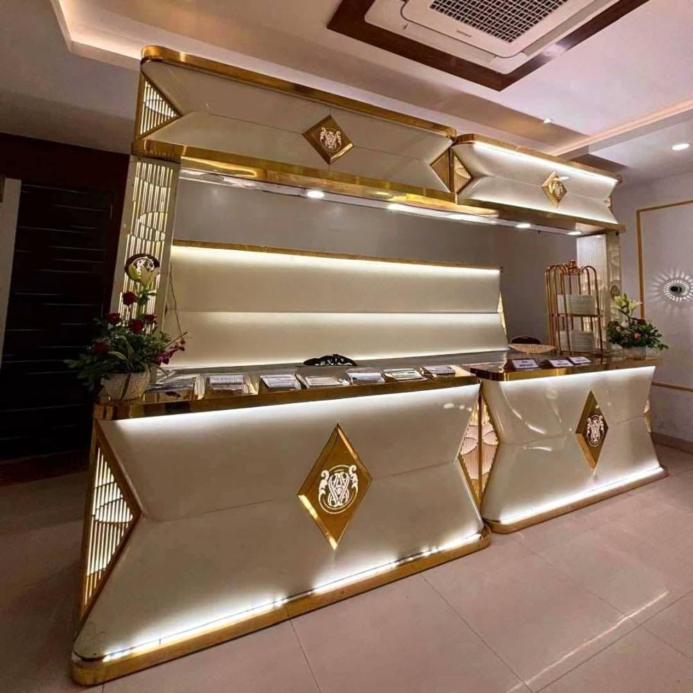 Decorative catering or buffet display counter