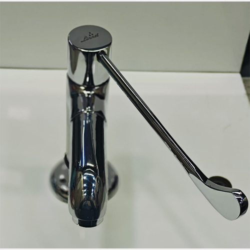 Elbow operated pillar cock (piper)