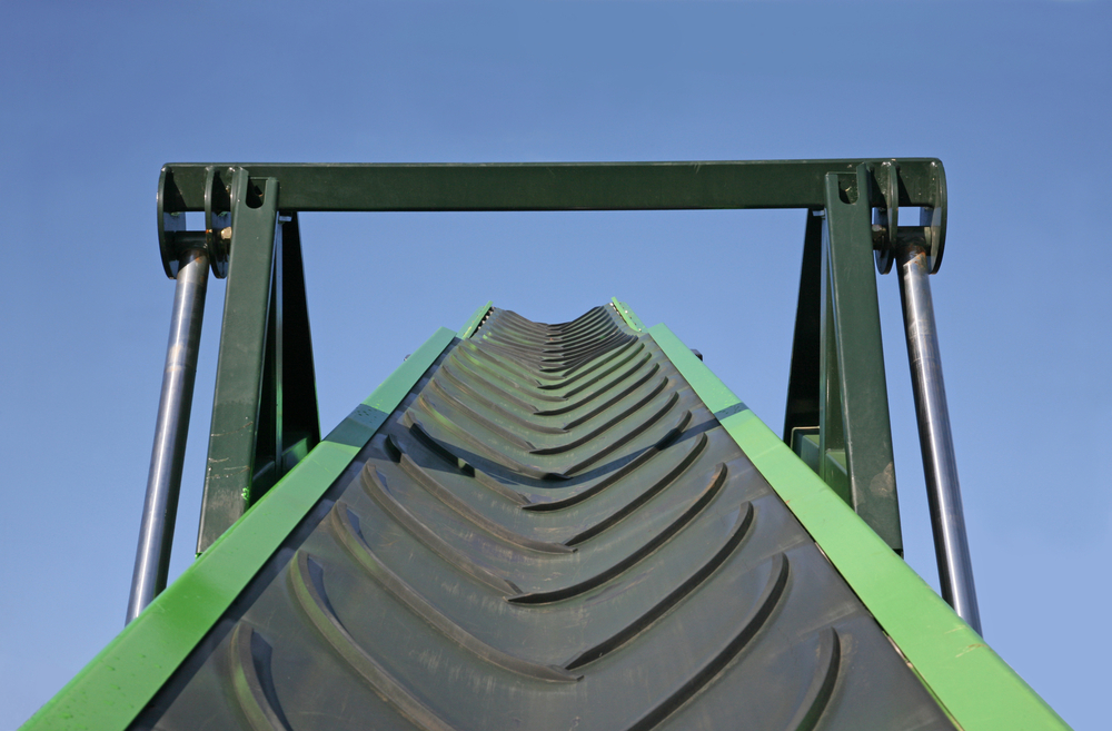 CLEATED BELT CONVEYOR