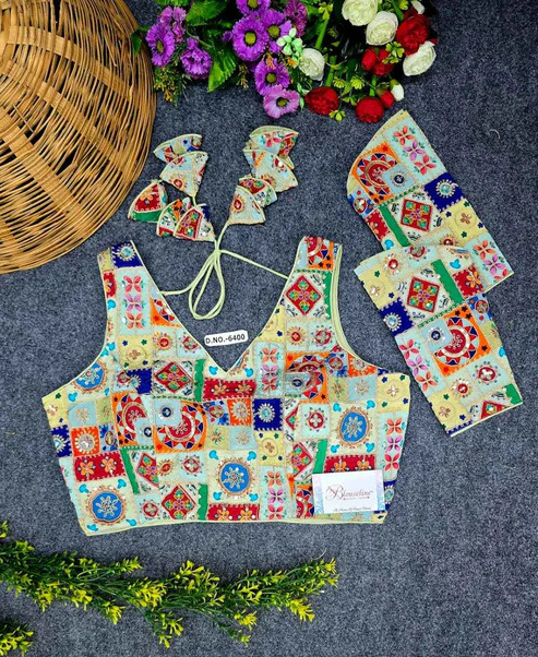 BL 6400 Crepe Viscose Position Print Blouse