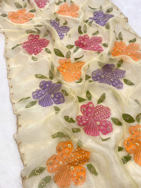 2.5 Mtr Handprint And Embroidery Dupatta