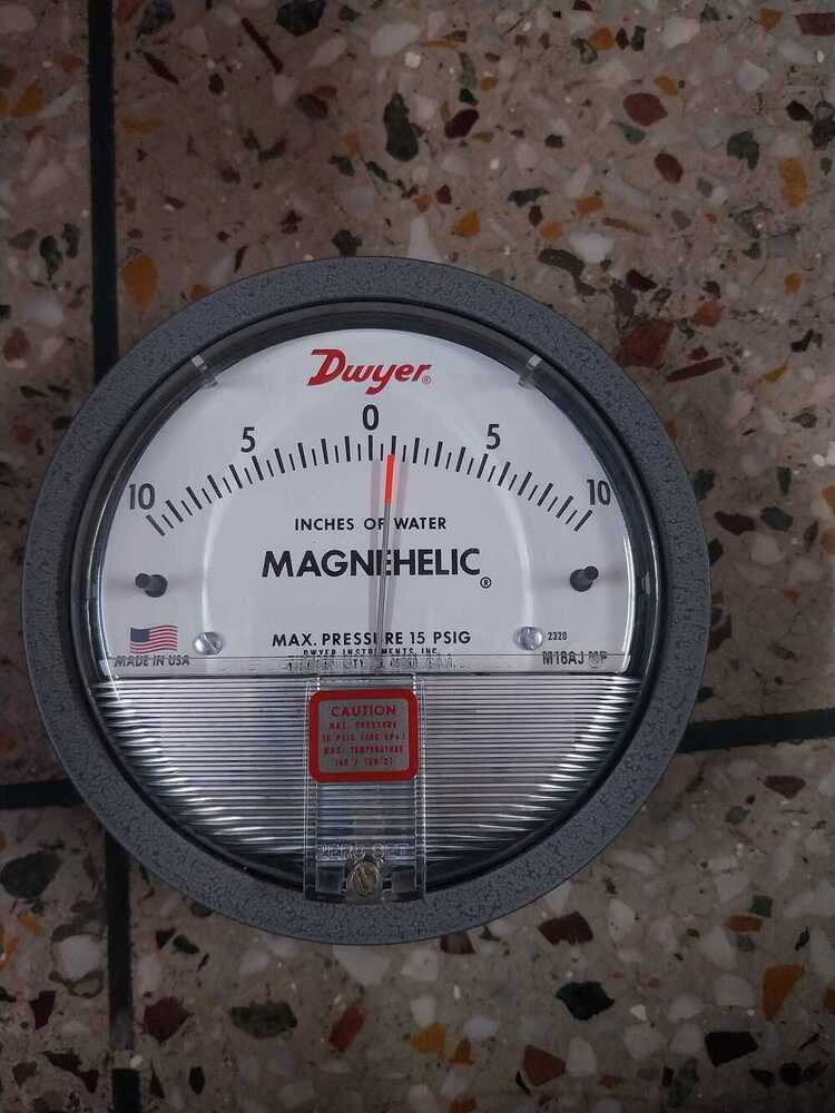 SUPER SELLER DWYER MAGNEHELIC DIFFERENTIAL PRESSURE GAUGE