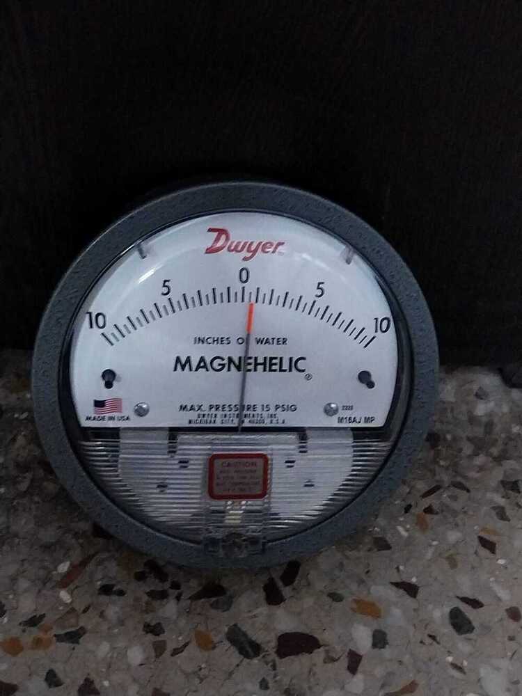 SUPER SELLER DWYER MAGNEHELIC DIFFERENTIAL PRESSURE GAUGE