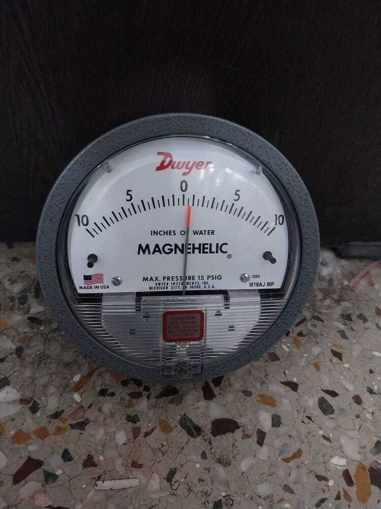 PREMIUM SELLER DWYER MAGNEHELIC DIFFERENTIAL PRESSURE GAUGE