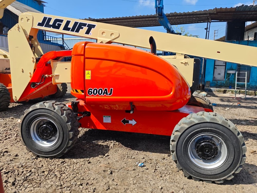 Boom LiftJLG 600AJ  Articulated Boom Lift