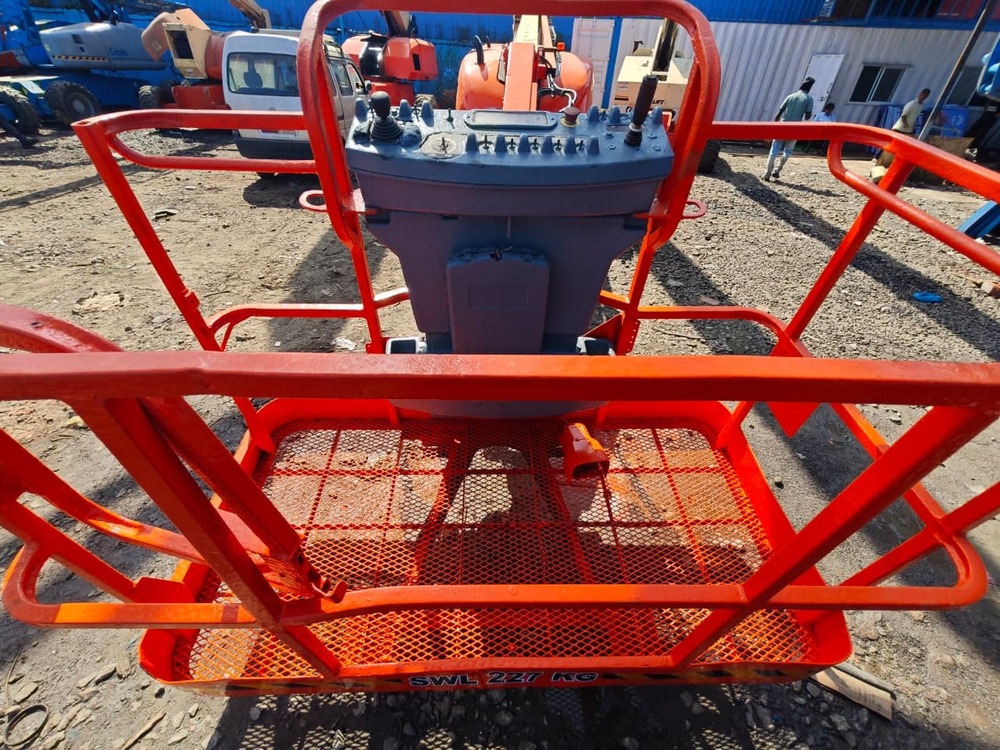 Boom LiftJLG 600AJ  Articulated Boom Lift