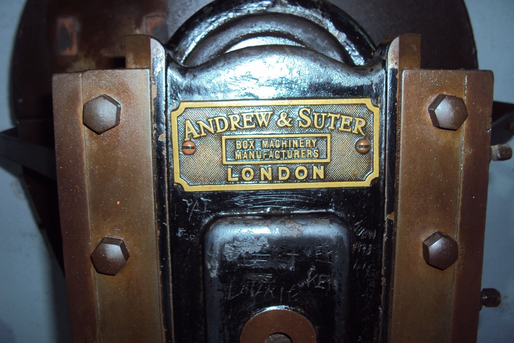Corner Knotcher Andrew Sutter - Machine Type: Binding Machine