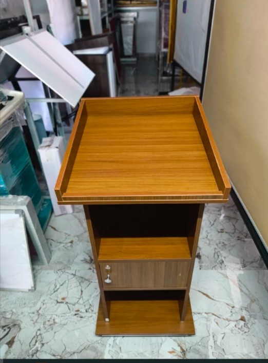 Display Wooden Podium - Material Composition %: Plywooden