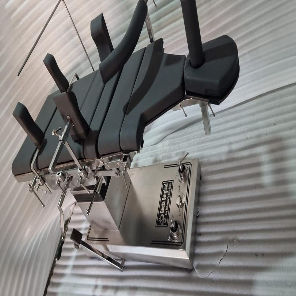 Hydraulic Ot Table - Color: Black