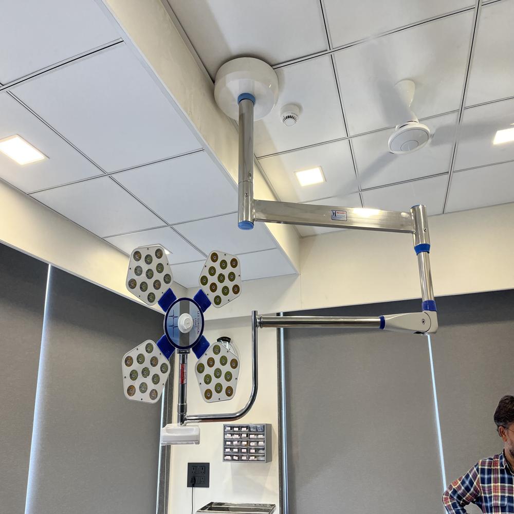 Operation Theater Light - Automation Grade: Manual Focusing