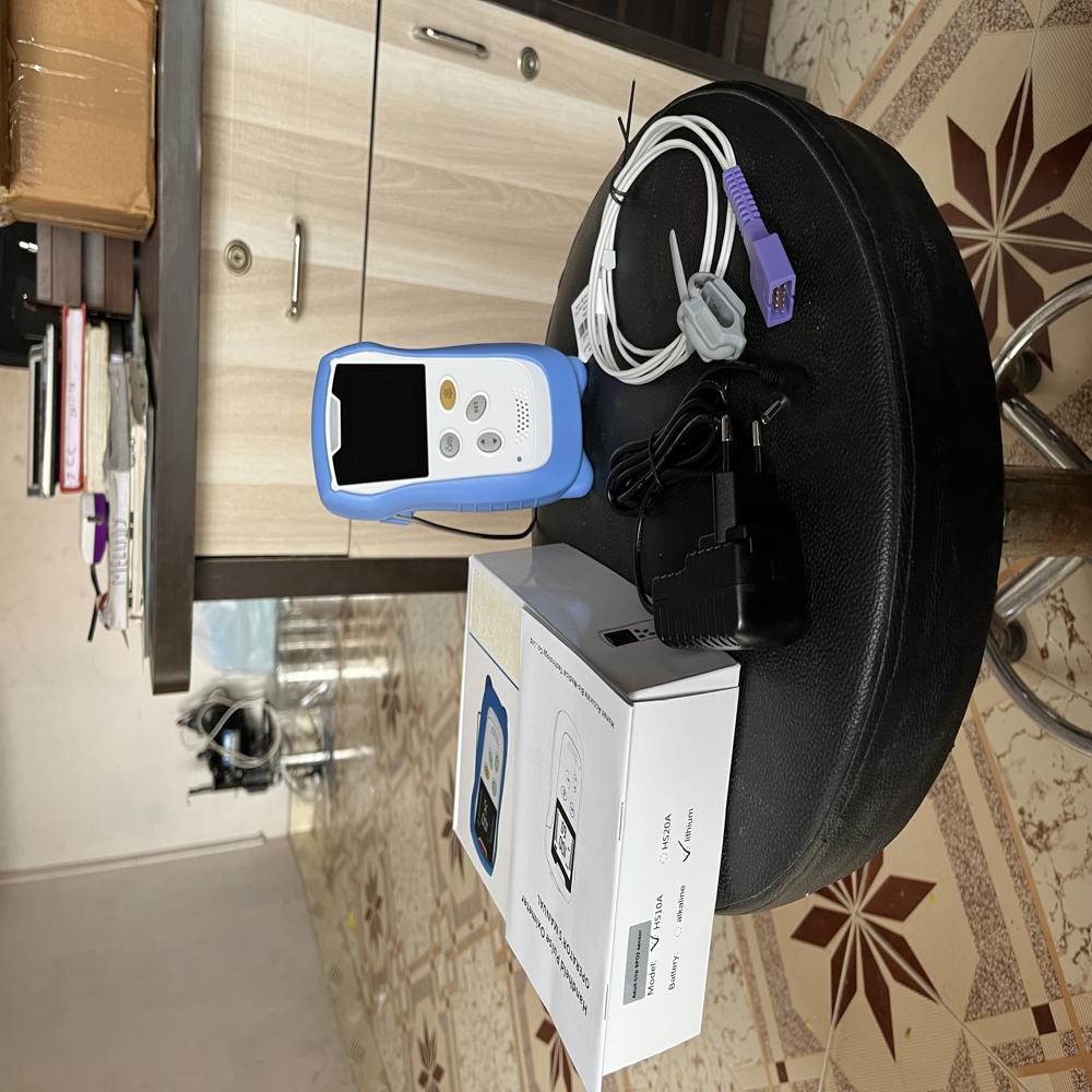 Handheld Pulse Oximeter - Accuracy: +- 1 Bpm Or 2%  %