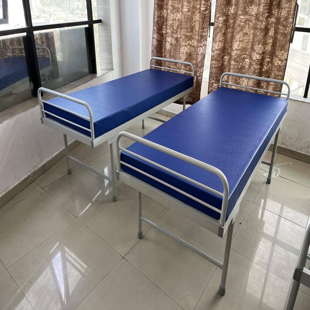 Simple Hospital Bed - Color: White