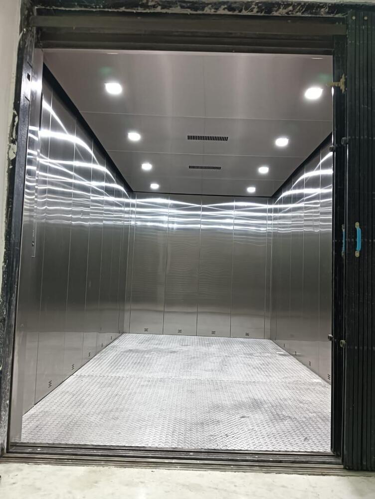 Heavy Duty Goods Lift