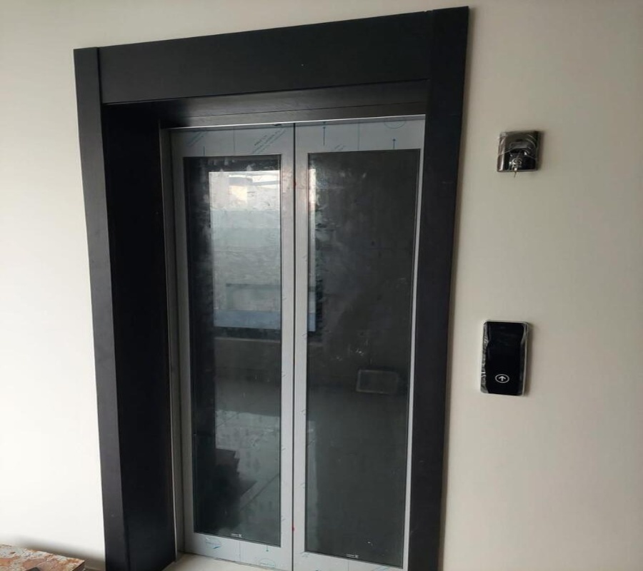 Resdential Lift - Capacity: 2-6 Persons