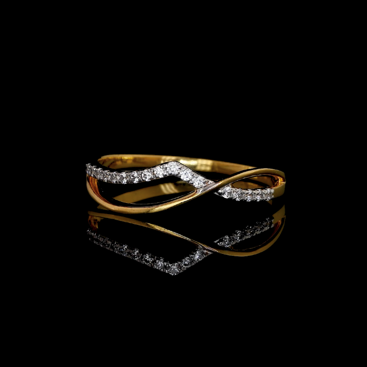 Elegant Curved Diamond Gold Ring