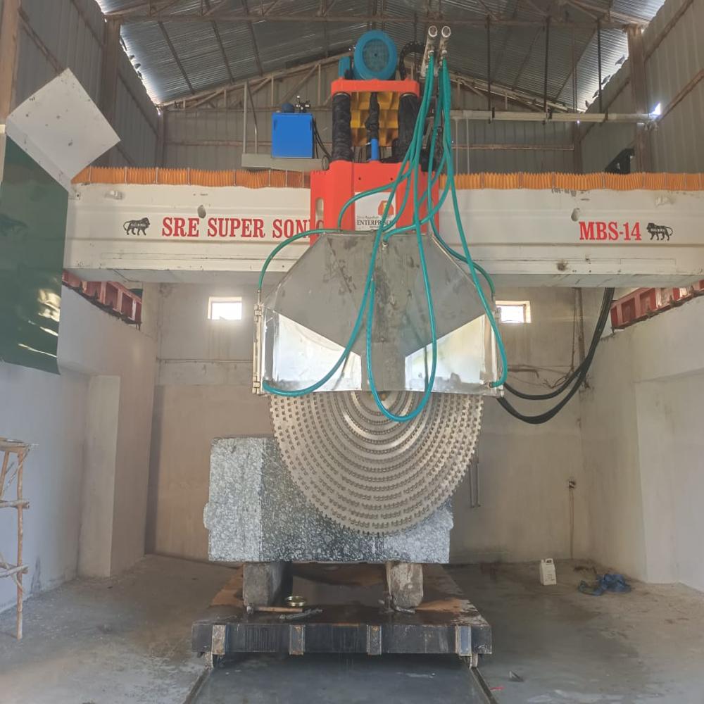 Multi Blade Block Cutter - Steel Construction, Electric Drive Type | Automatic Operation For Industrial Use
