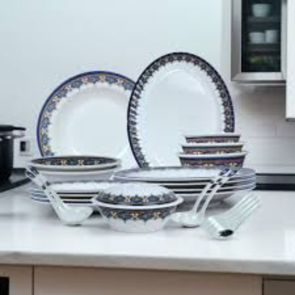 White melamine plate or gold filigree