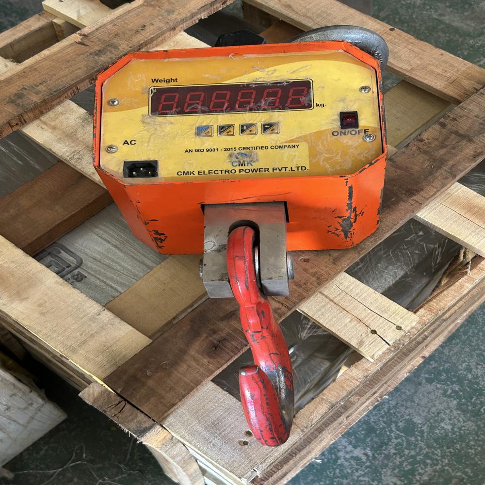 Crane Weight Scale - Color: Yellow