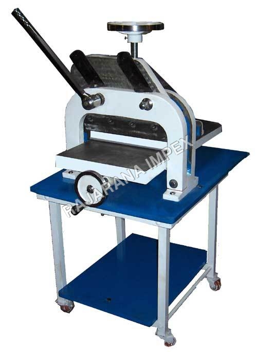 कटिंग मशीन