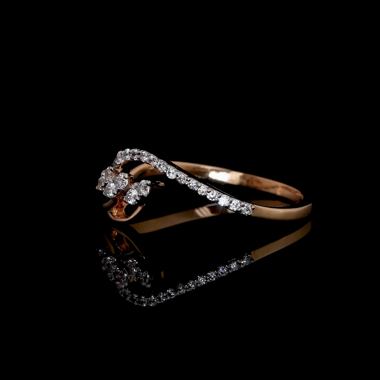 Curvaceous Diamond Vine Ring - Diamond Carat Weight: 18 Carat